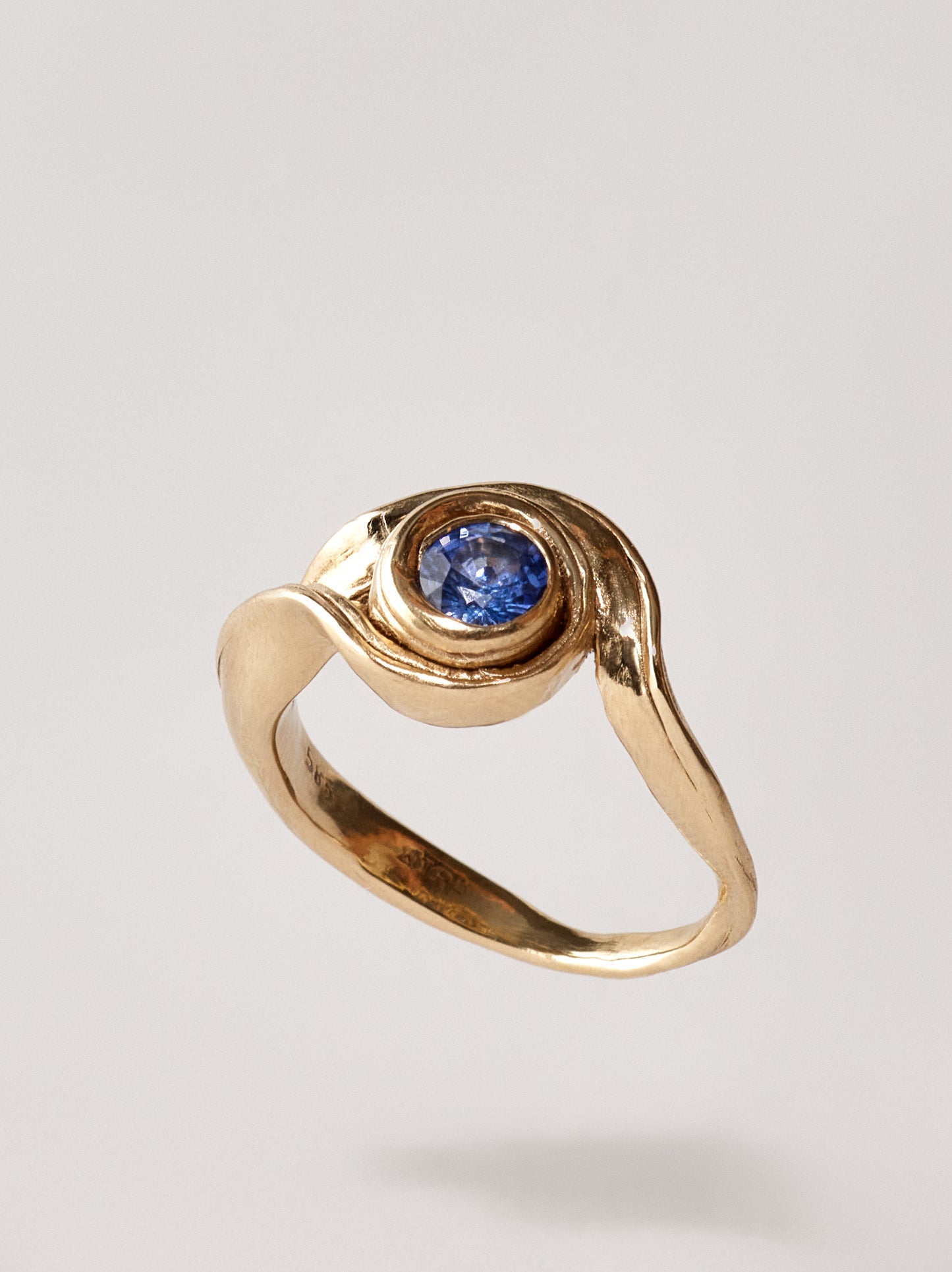 Eye of Love - Blue sapphire